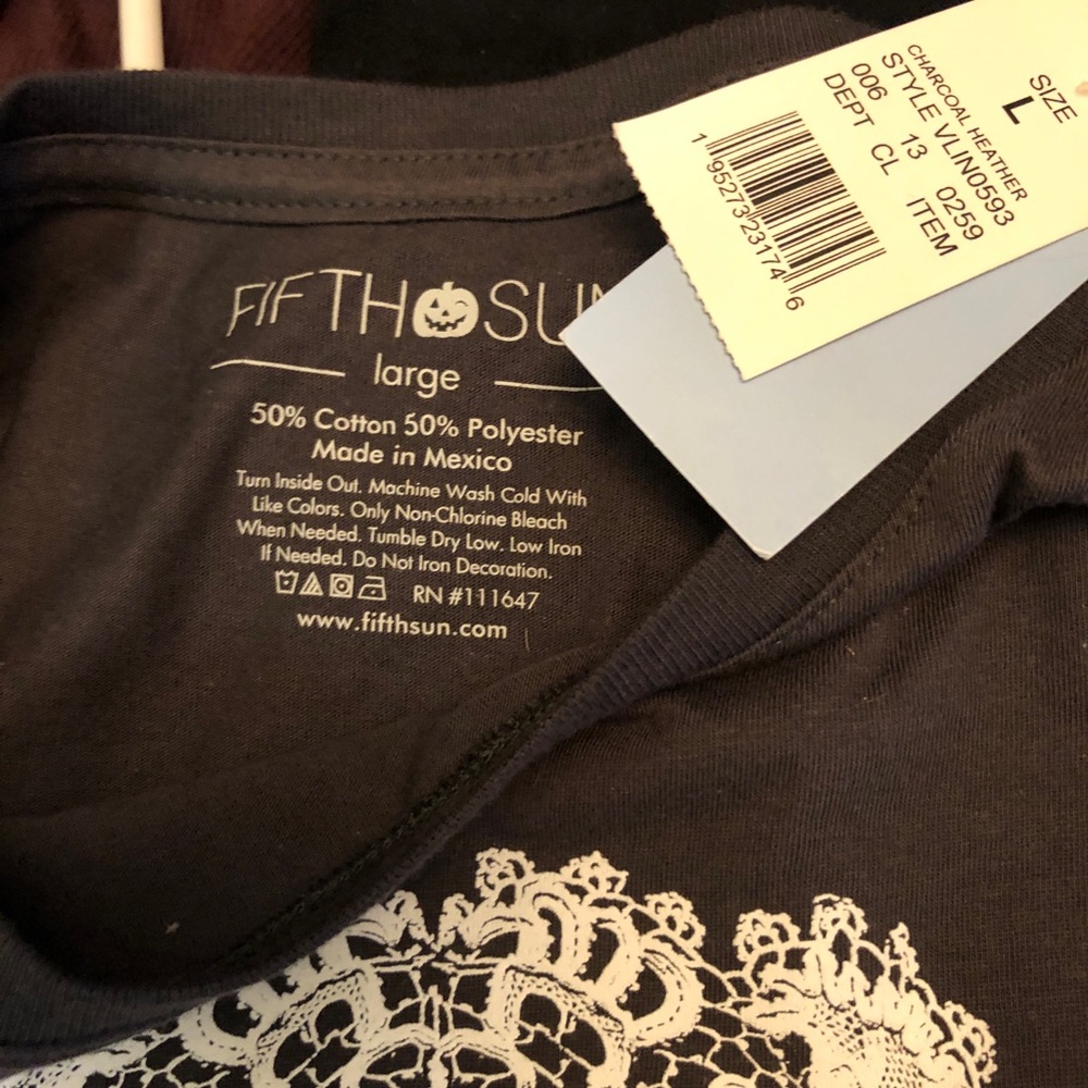 Fifth Sun Grey Tee with Sugar Skull White Design. Large. NWT - Picture 2 of 8